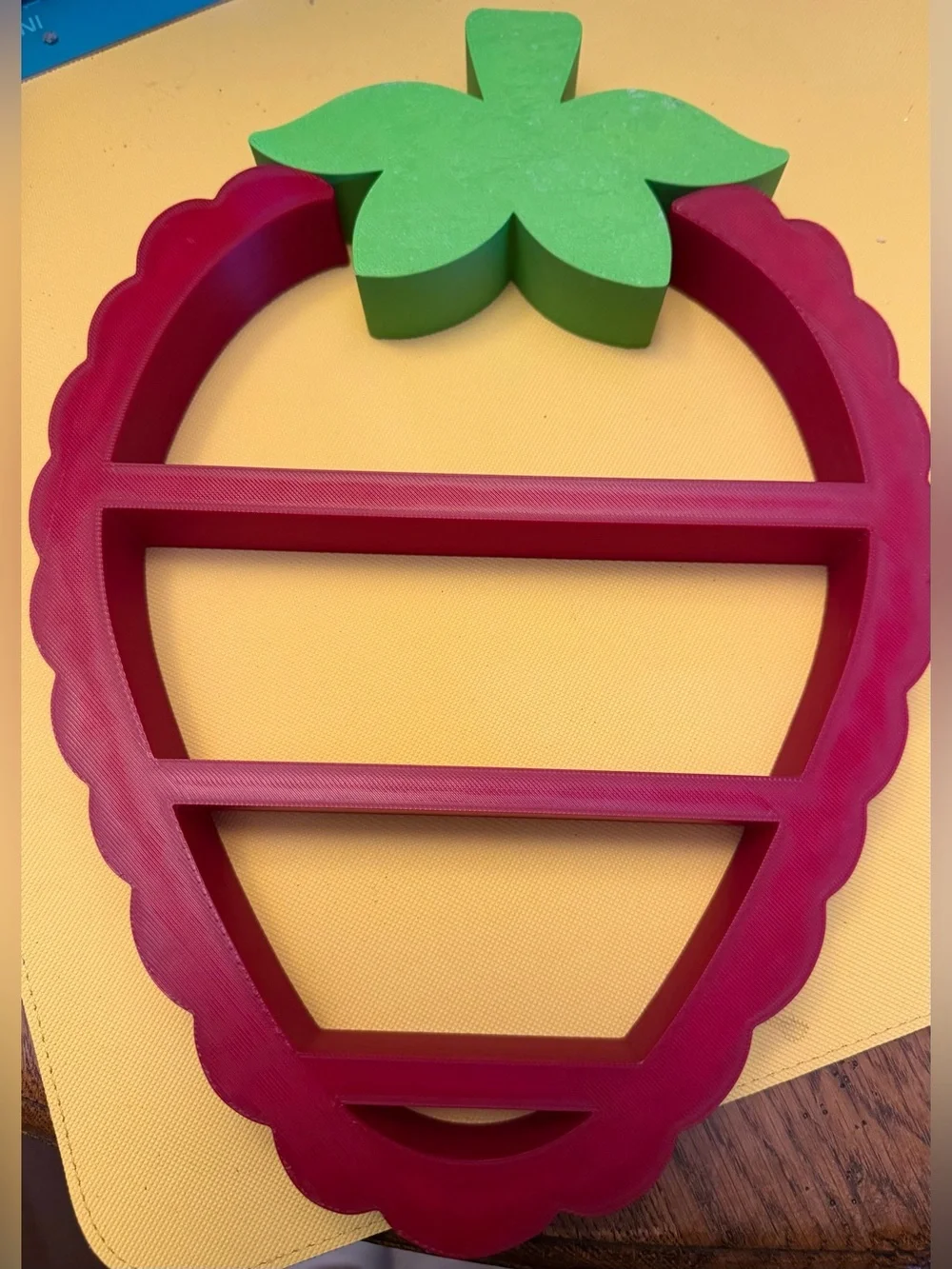 Strawberry Decorative miniature holder Wall Shelf in Red and Green! Set of 2!